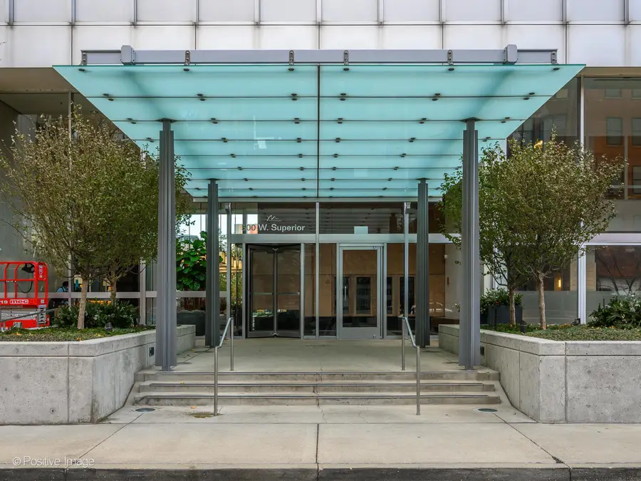 500 W Superior Street #1202, Chicago, IL 60654 - #2