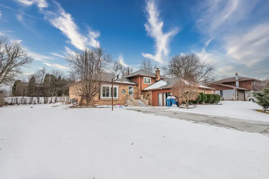 8821 W 100th St Street, Palos Hills, IL 60465 - #2