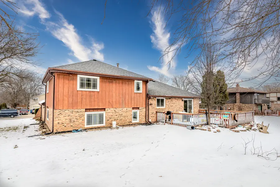 8821 W 100th St Street, Palos Hills, IL 60465 - #3