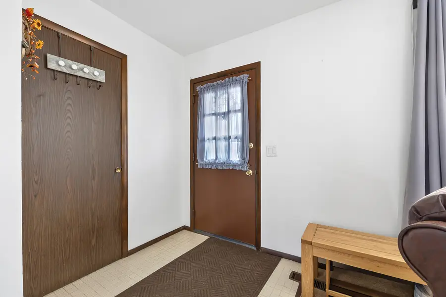 Address Withheld By Seller, Bolingbrook, IL 60440 - Image #3