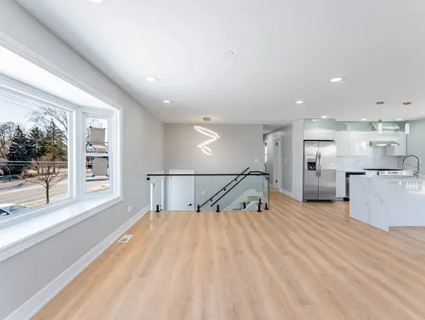 1116 S Busse Road, Mount Prospect, IL 60056