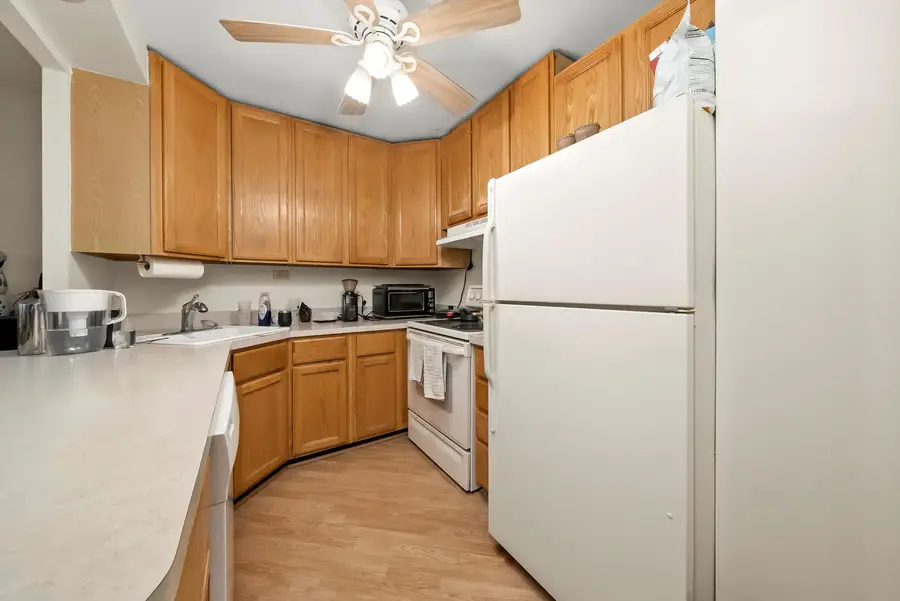 1460 N Sandburg Terrace #705, Chicago, IL 60610 - Image #3