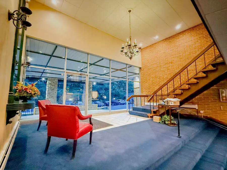 4250 Saratoga Avenue #L305, Downers Grove, IL 60515 - Image #3