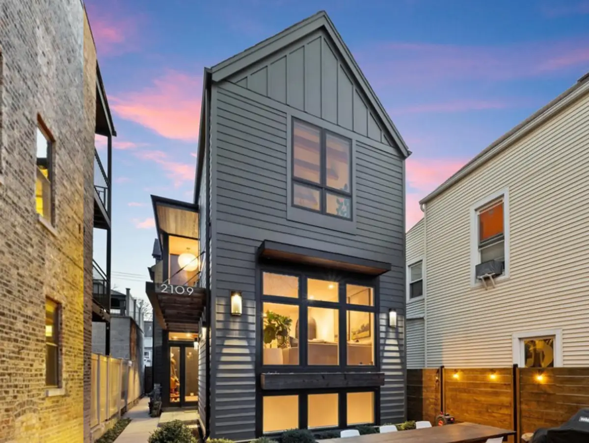 2109 W Montrose Avenue, Chicago, IL 60618 - Image #1