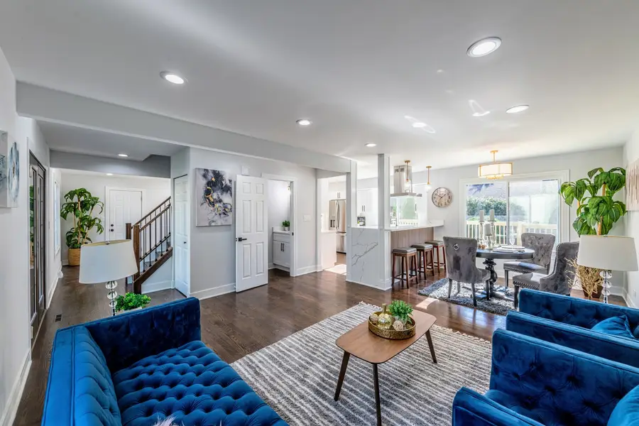 380 Ventura Club Drive, Roselle, IL 60172 - #2