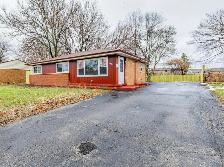 16309 Plymouth Drive, Markham, IL 60428 - Image #2