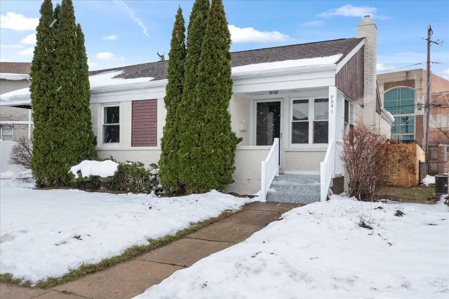 7241 N Mcvicker Avenue, Chicago, IL 60646 - #2