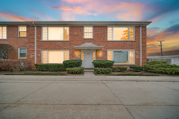 1501 Plymouth Place #2W, Glenview, IL 60025