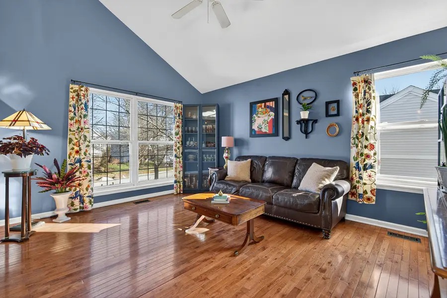 251 Arlington Lane, Grayslake, IL 60030 - Image #2