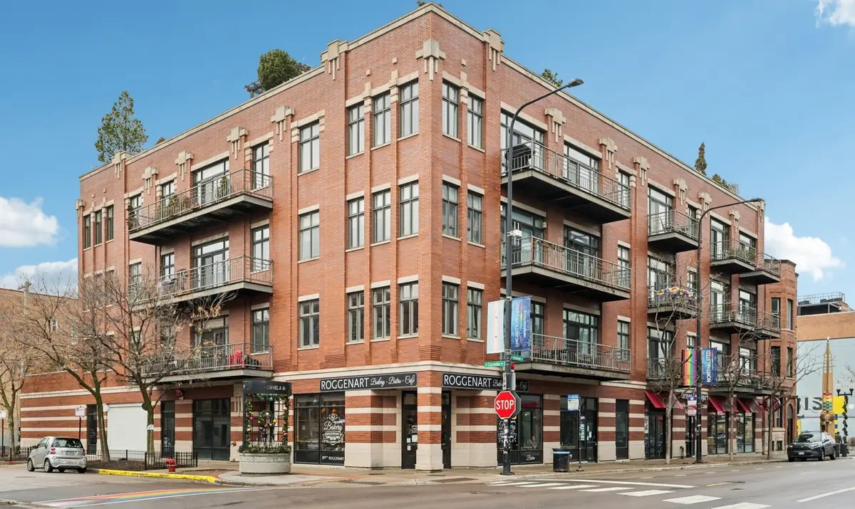 800 W Cornelia Avenue #208, Chicago, IL 60657 - Image #1