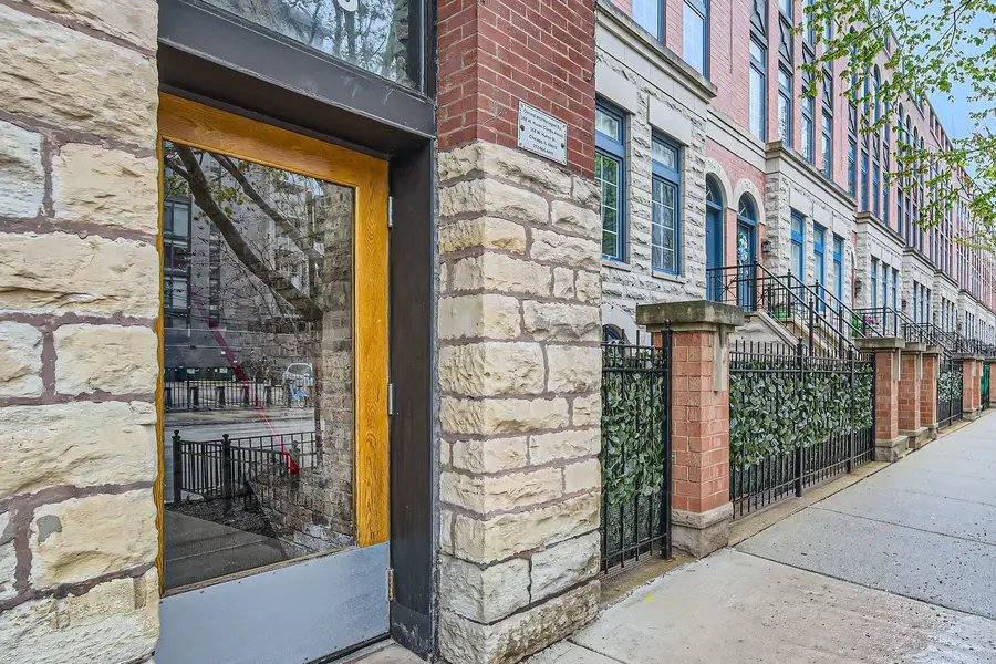 368 W Huron Street #2N, Chicago, IL 60654 - #3