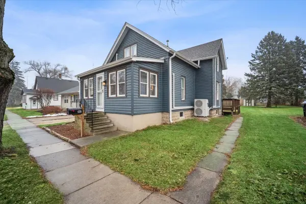 128 N Hadsall Street N, Genoa, IL 60135