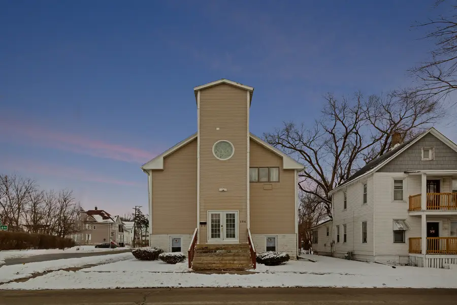 194 N Entrance Avenue, Kankakee, IL 60901 - #2