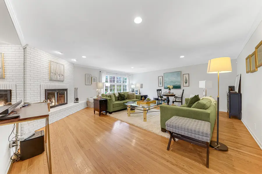 390 S Basswood Road, Lake Forest, IL 60045 - Image #3