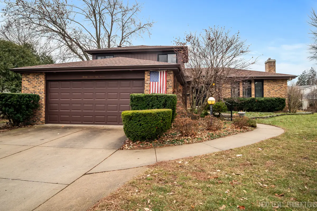2757 Karen Lane, Glenview, IL 60025 - Image #1