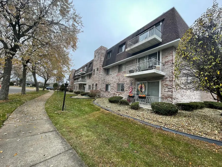 3235 S Manor Drive #104, Lansing, IL 60438 - Image #3