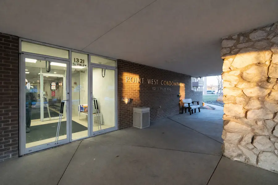 1321 S Finley Road #419, Lombard, IL 60148 - Image #2