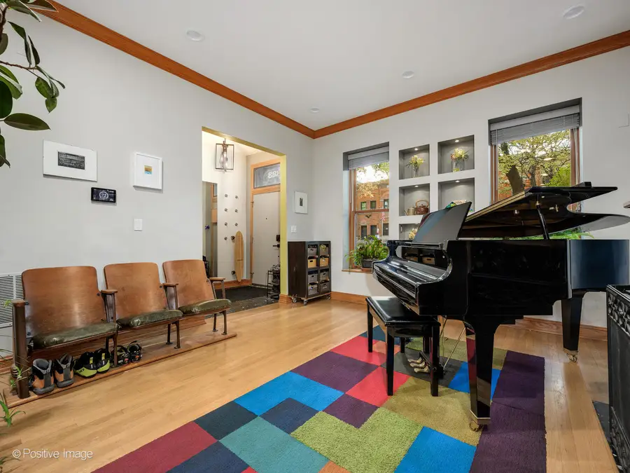 823 S Oakley Boulevard, Chicago, IL 60612 - #3