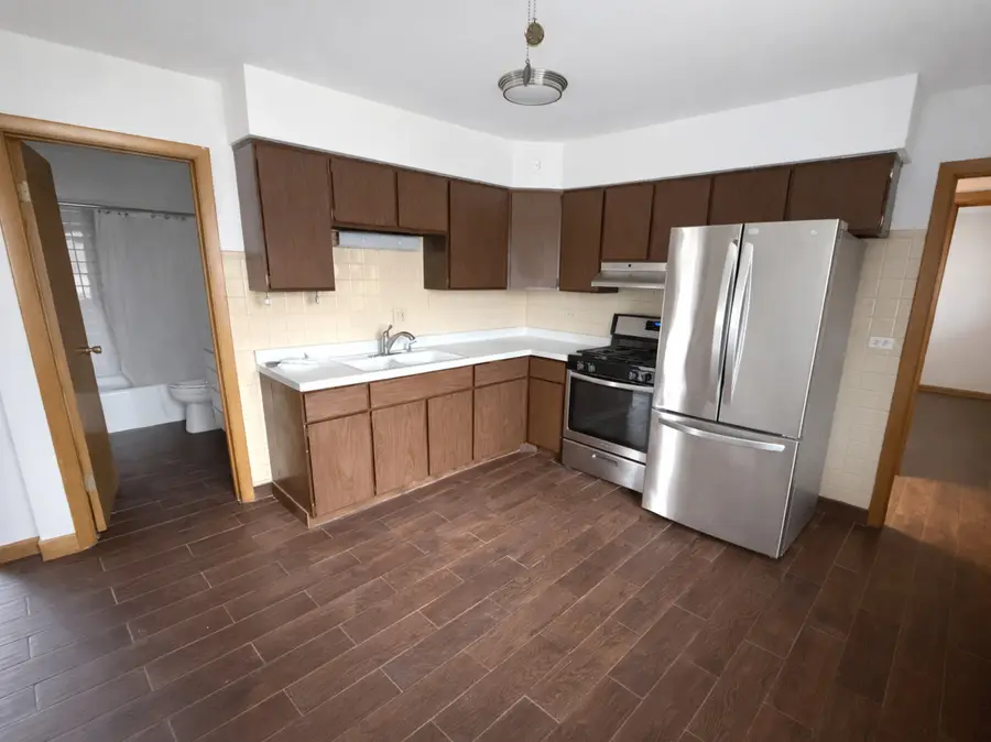 2504 9th Parkway, Waukegan, IL 60085 - Image #3