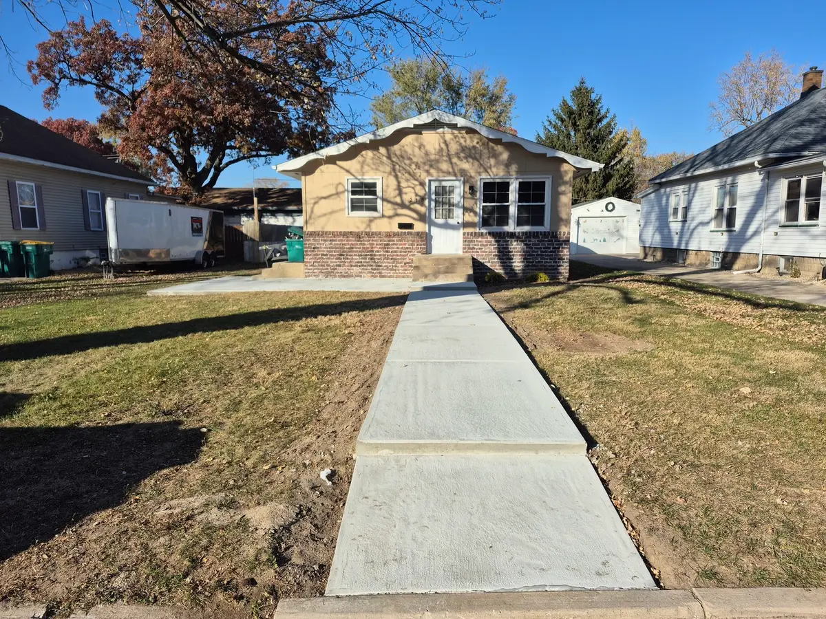 218 W 10th Street, Streator, IL 61364 - Image #1