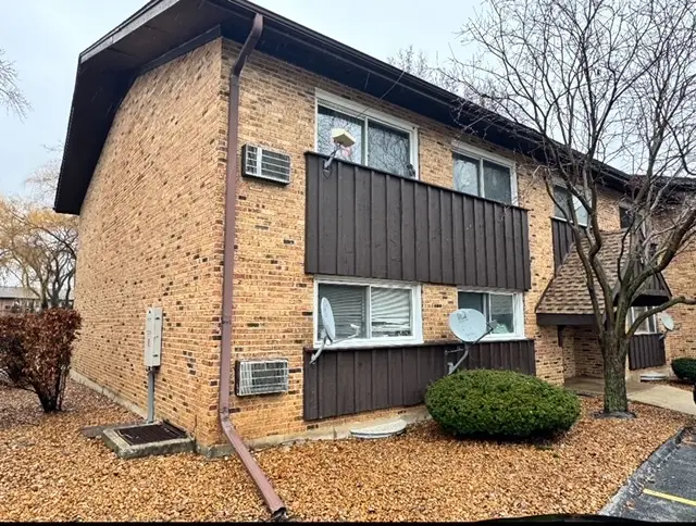 2208 Arbor Circle #1, Downers Grove, IL 60515 - Image #2
