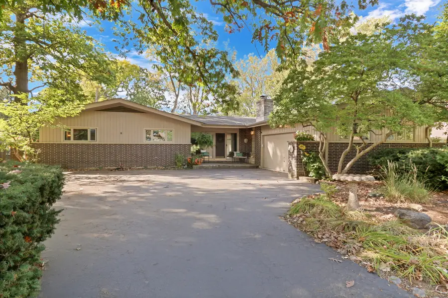 230 N Alleghany Road, Grayslake, IL 60030 - Image #2