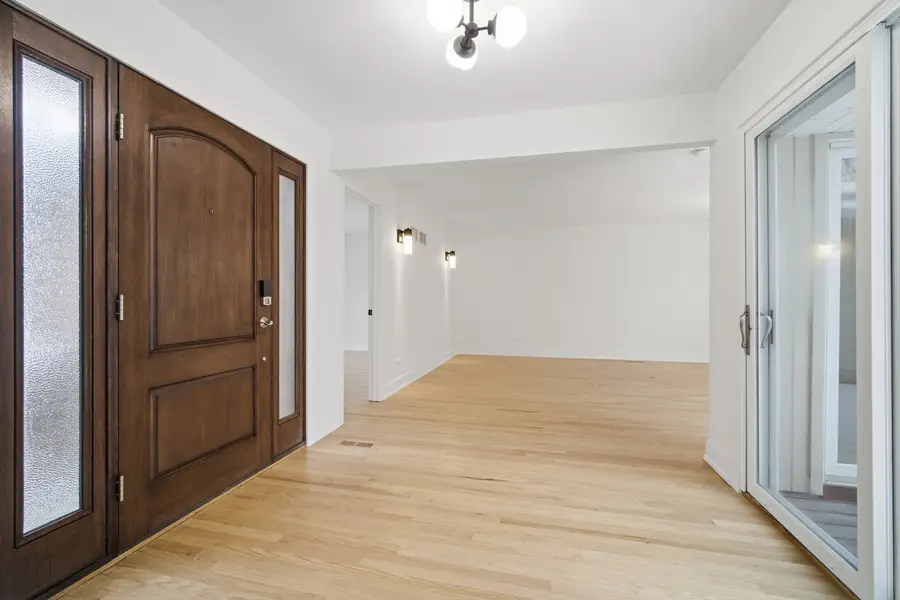 2372 Salceda Drive, Northbrook, IL 60062 - Image #2