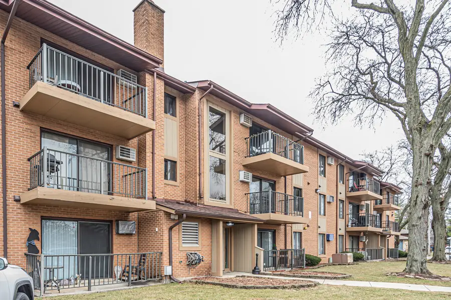 7010 W 110th Street #6, Worth, IL 60482 - Image #2