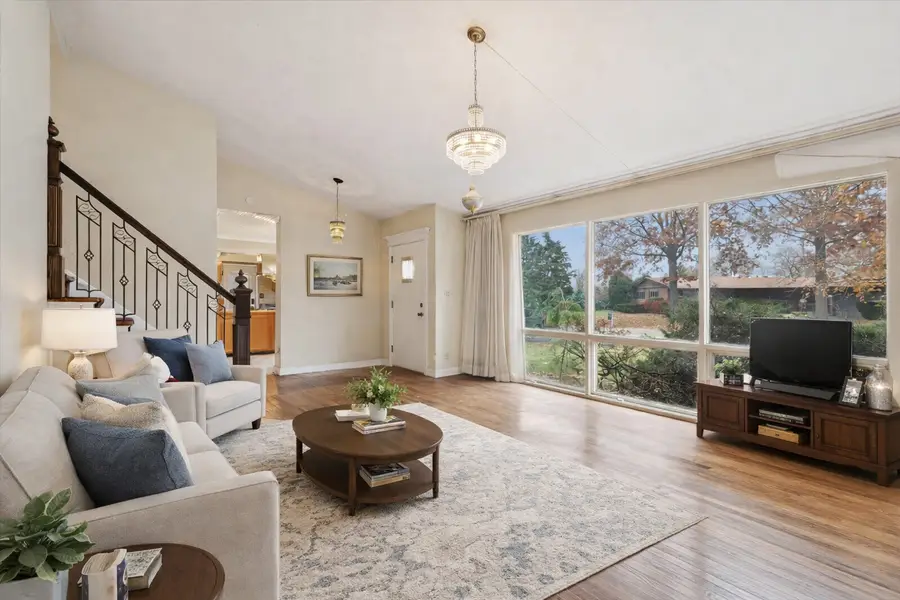 5440 S Edgewood Avenue, La Grange Highlands, IL 60525 - Image #3