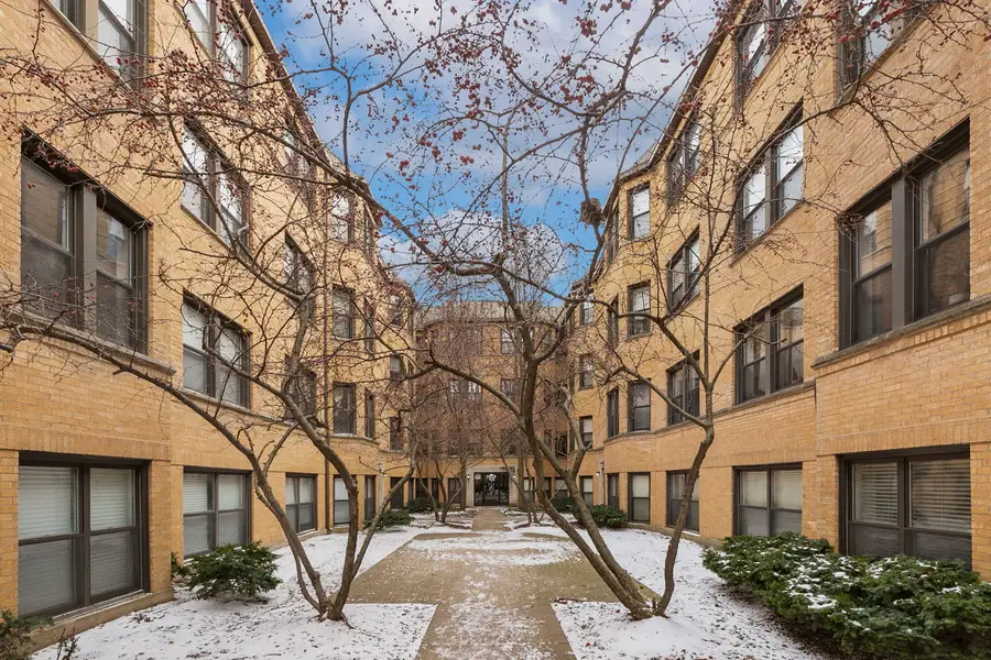 7637 N Greenview Avenue #2W, Chicago, IL 60626 - Image #2