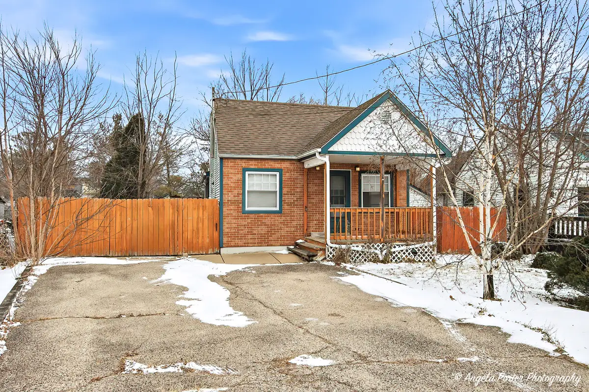 5106 W Westshore Drive, McHenry, IL 60050 - Image #1