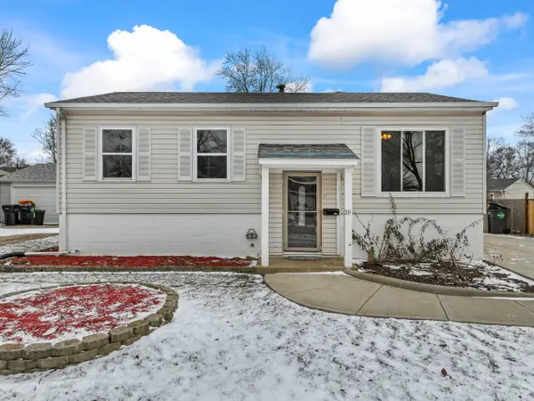 215 Mayfield Drive, Streamwood, IL 60107