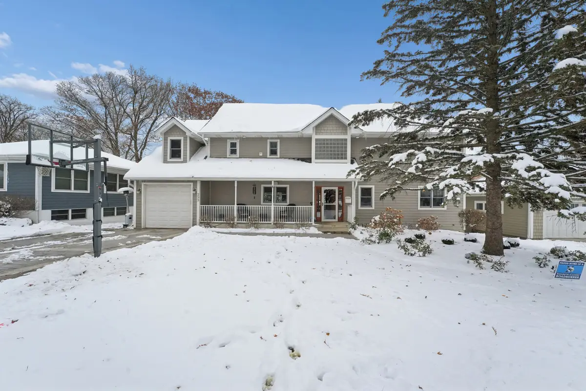 293 Abbotsford Court, Glen Ellyn, IL 60137 - Image #1