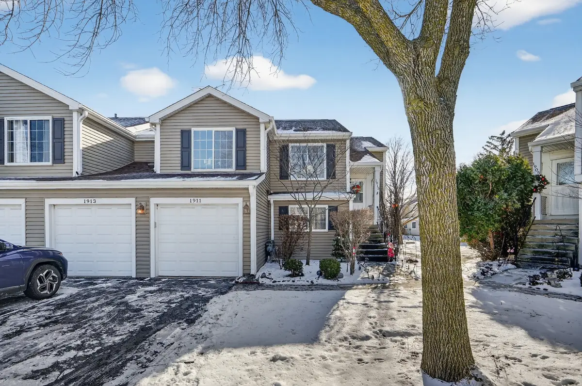 1913 Windsong Drive #284, Schaumburg, IL 60194 - Image #1