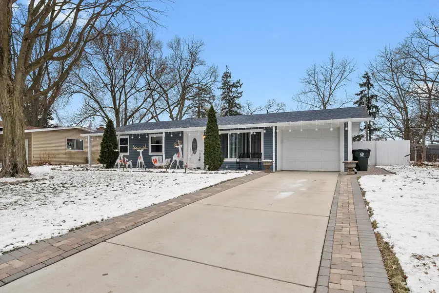 11 Greenfield Road, Montgomery, IL 60538 - Image #2