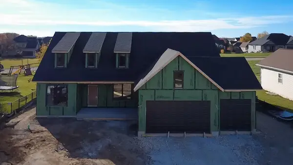 668 E Becker Place, Sycamore, IL 60178