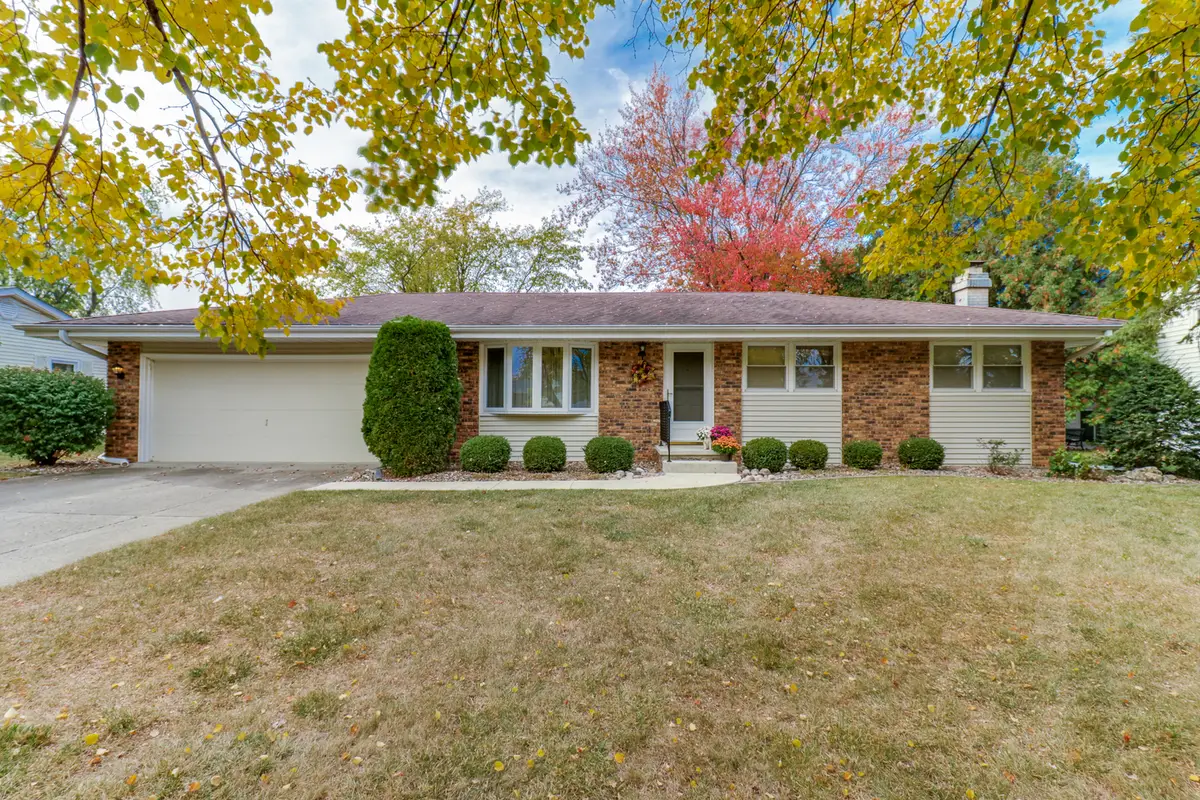 105 S Devonshire Drive, Bloomington, IL 61704 - Image #1