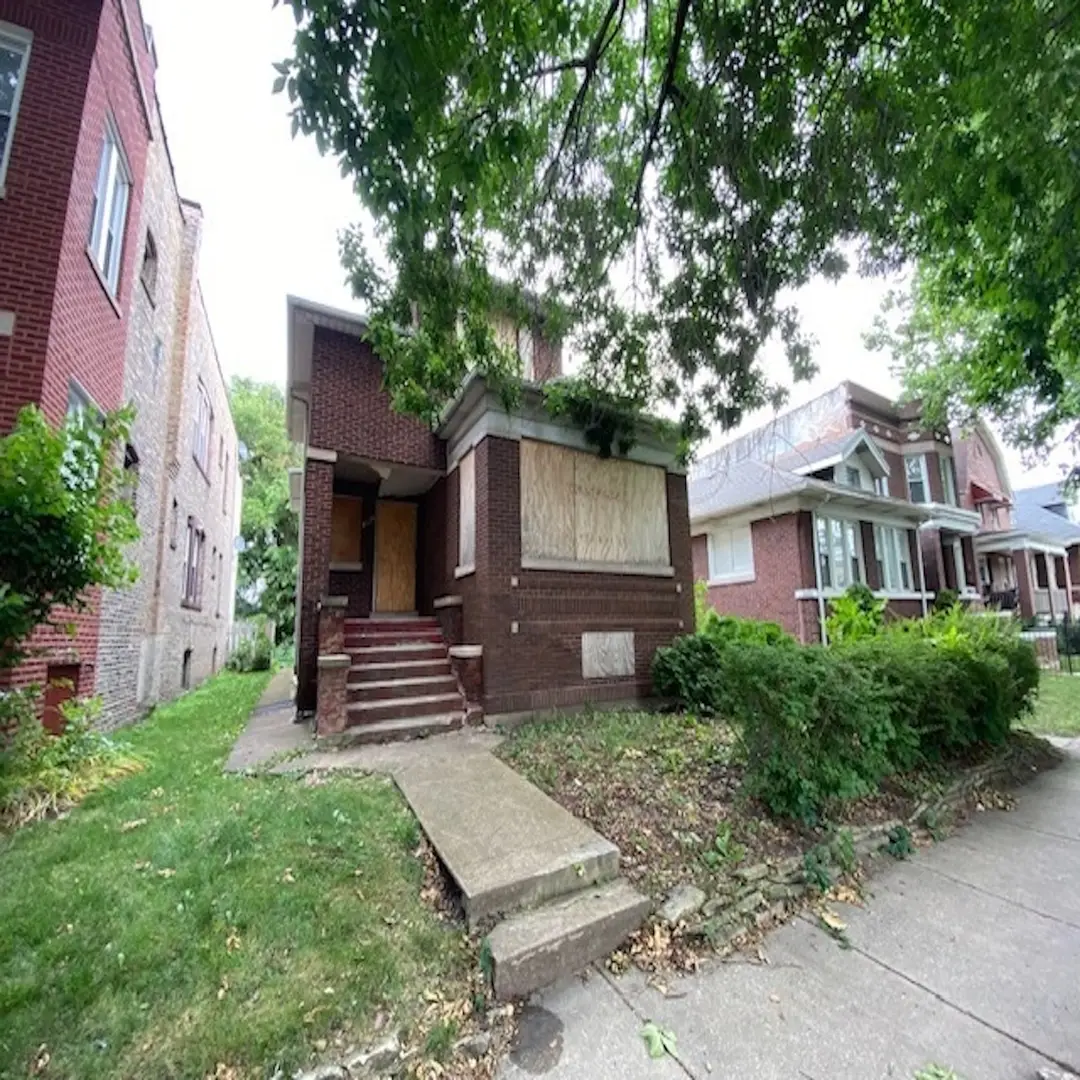 7521 S Ridgeland Avenue, Chicago, IL 60649 - Image #1