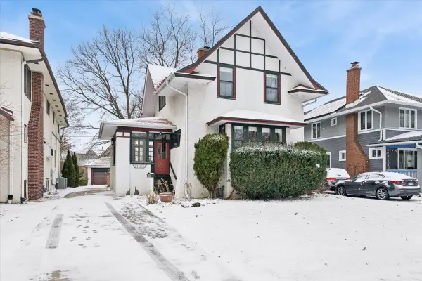 637 N Grove Avenue, Oak Park, IL 60302