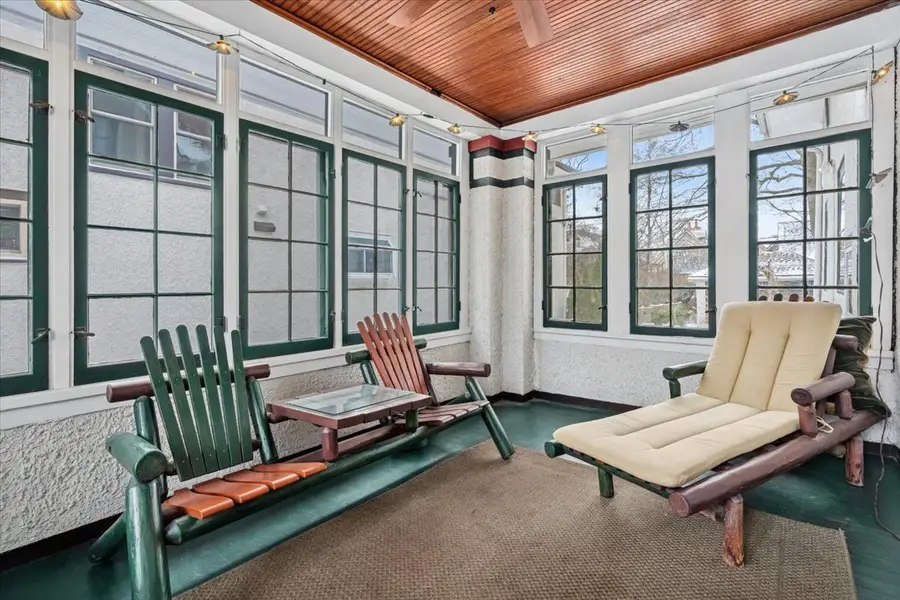 637 N Grove Avenue, Oak Park, IL 60302 - Image #2