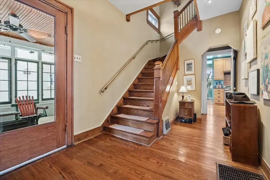 637 N Grove Avenue, Oak Park, IL 60302 - Image #3