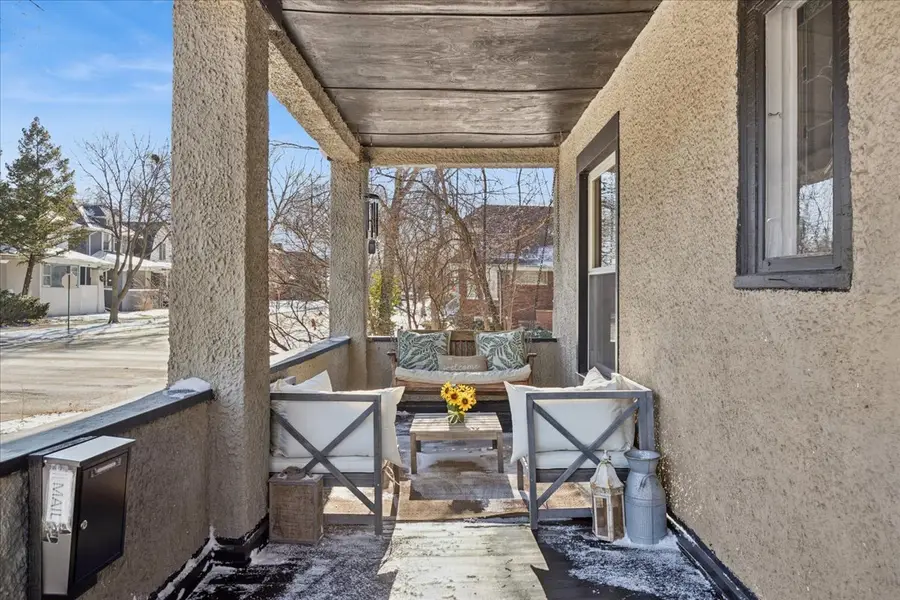 647 S Taylor Avenue, Oak Park, IL 60304 - Image #2