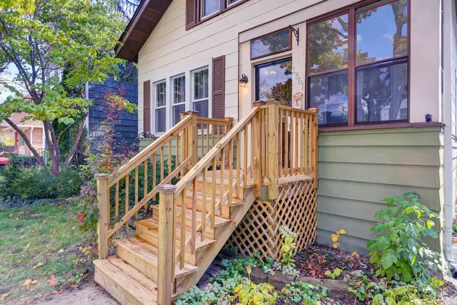 1561 E Walnut Avenue, Des Plaines, IL 60016 - Image #2