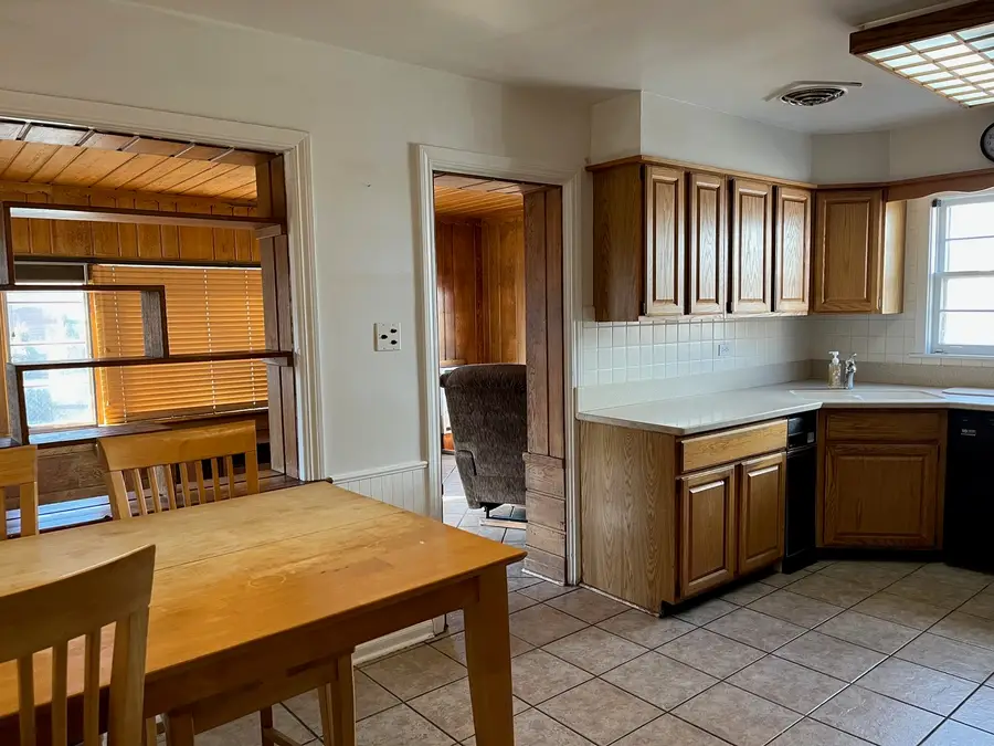 6826 N Kostner Avenue, Lincolnwood, IL 60712 - #3