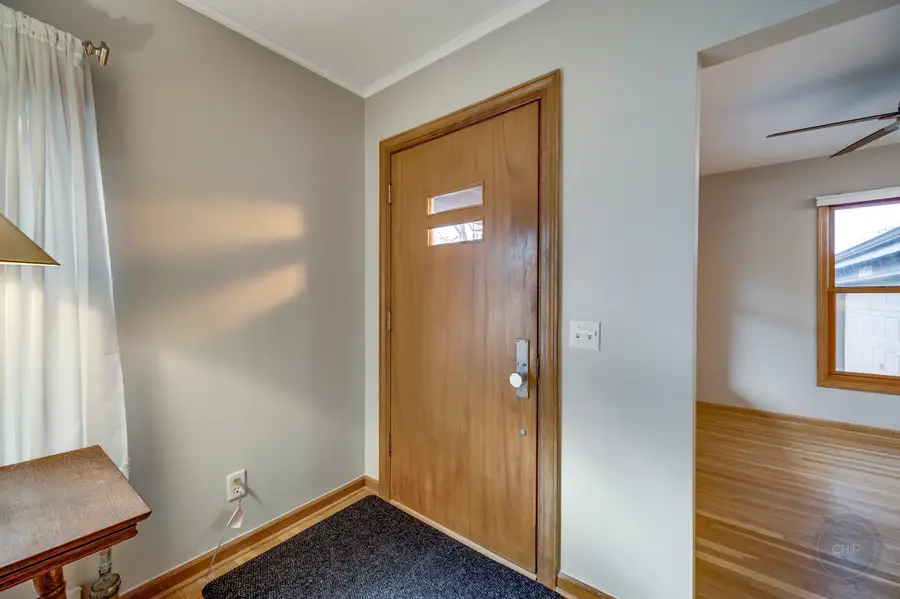 28W544 Forest View Avenue, Warrenville, IL 60555 - Image #3