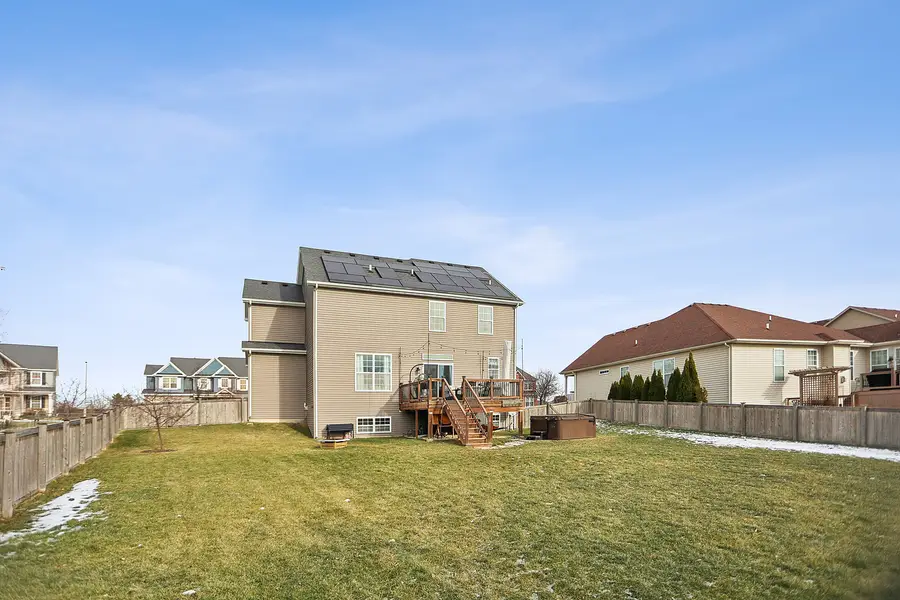 882 N Carly Circle, Yorkville, IL 60560 - Image #2