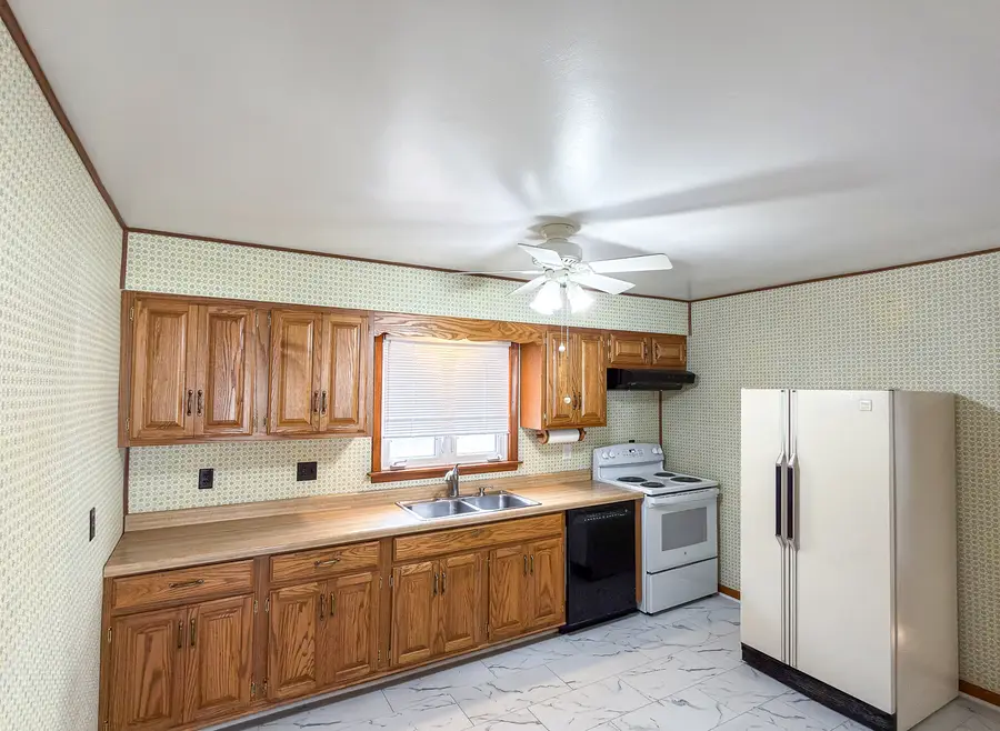 1116 Eastview Drive, Paxton, IL 60957 - Image #3