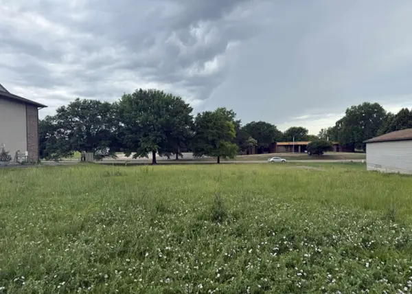 808 Cheshire Court, Freeport, IL 61032