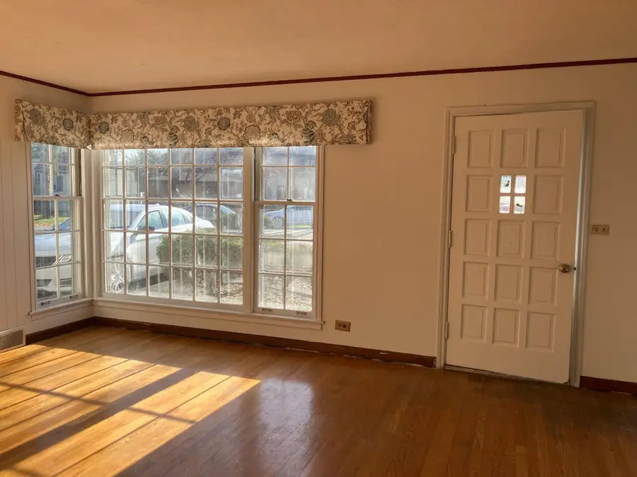 8142 W Oak Lane, Niles, IL 60714 - Image #2