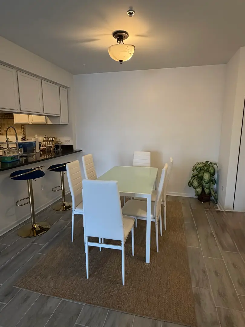 941 N Swift Road #302, Addison, IL 60101 - Image #3